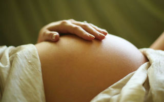 Как протекает беременность при поперечном положении плода: возможные осложнения и тактика ведения родов + корригирующая гимнастика