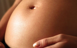 Почему болит пупок у беременных — возможные причины + лечение и профилактика болезненных ощущений