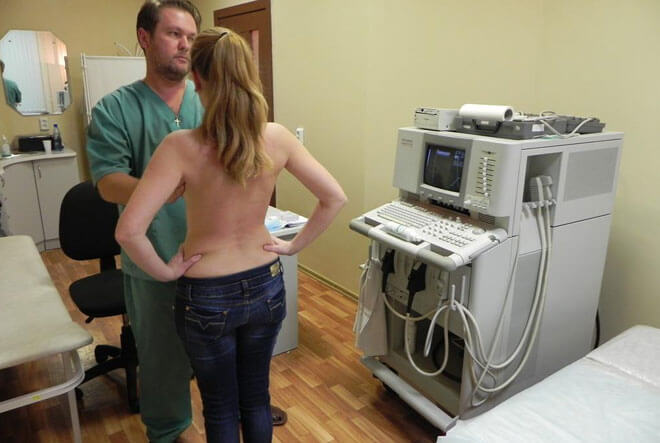 Стоит ли идти к врачу если болит грудь