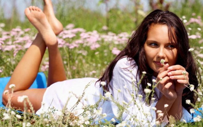 Когда опасны бежевые выделения у беременной