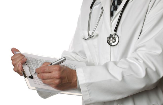 Почему появляются белые выделения у беременных