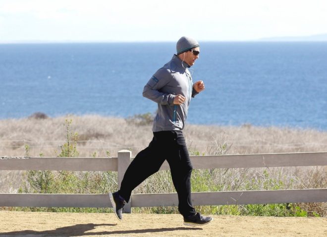 Можно ли заниматься мужчине спортом перед эко